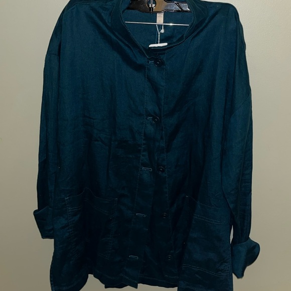 New with tags. Eileen Fisher Linen top, dark blue-green Size Smalll - Picture 5 of 6